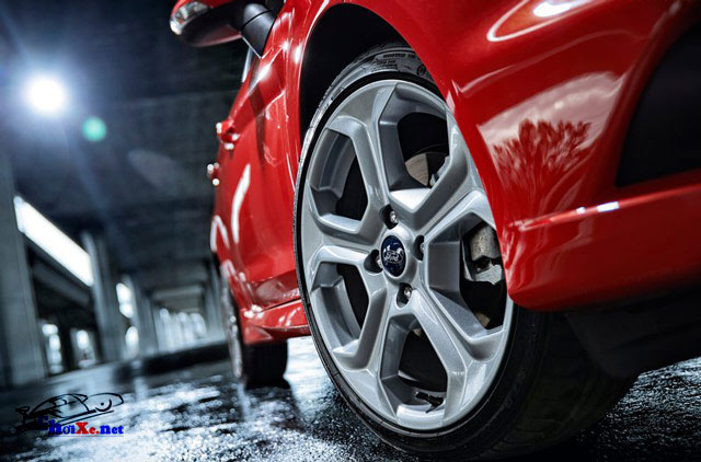Bảng giá xe ô tô Ford Fiesta Sedan mới Update