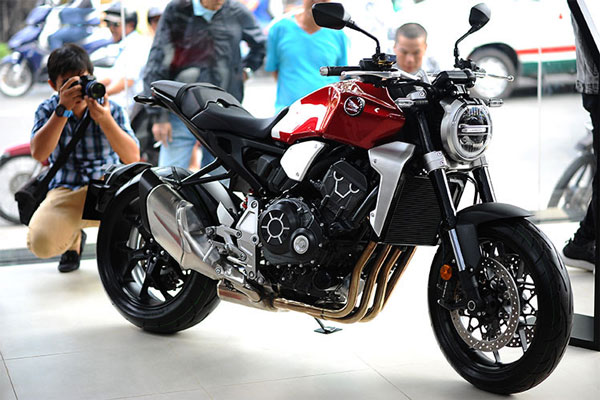 Honda chào giá 3 mẫu mô tô PKL 1000cc chính thức tại Sài Thành