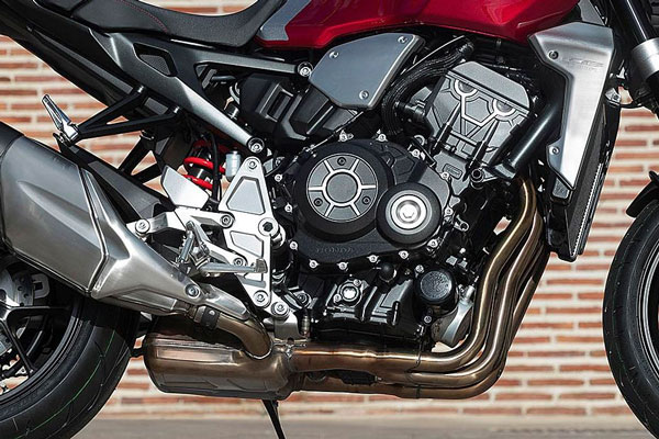 Honda chào giá 3 mẫu mô tô PKL 1000cc chính thức tại Sài Thành