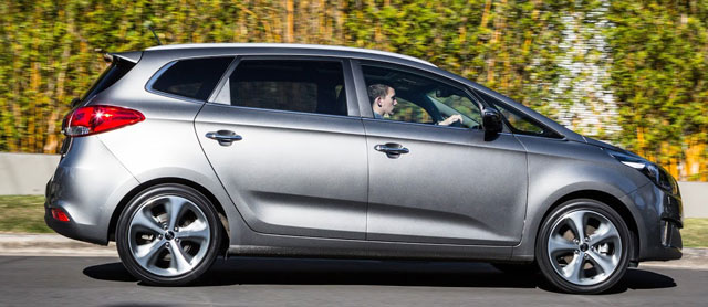 Bảng giá xe Kia Carens mới cập nhật