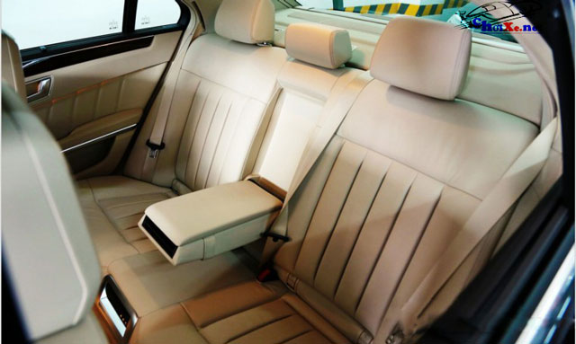 Bảng giá xe Mercedes E400 mới cập nhật