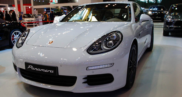 Bảng giá xe ô tô Panamera Manual của Porsche