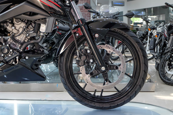 Suzuki GSX-150 Bandit đẹp mê ly giá gần 69 triệu đồng