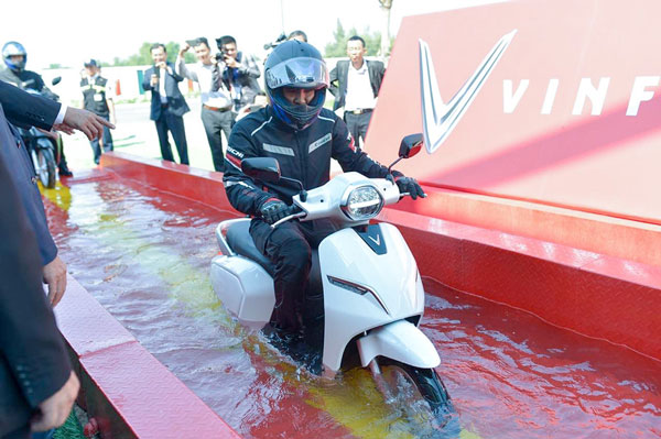 Xe ga điện VinFast Klara giảm giá bất ngờ đến 10 triệu đồng