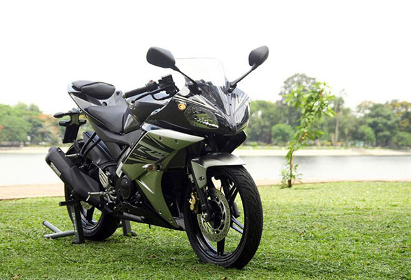So sánh Yamaha R15 và Honda CBR150R phiên bản mới