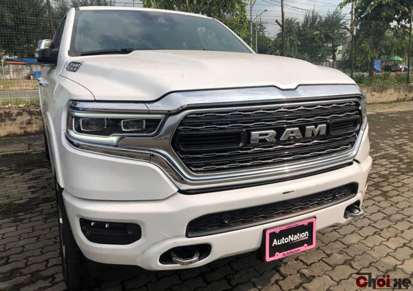 Sài Thành đón chiếc bán tải khủng Ram 1500 Limited đầu tiên