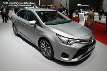 Toyota Avensis 2015 - Xe gia đình tiết kiệm nhiên liệu - Chơi Xe